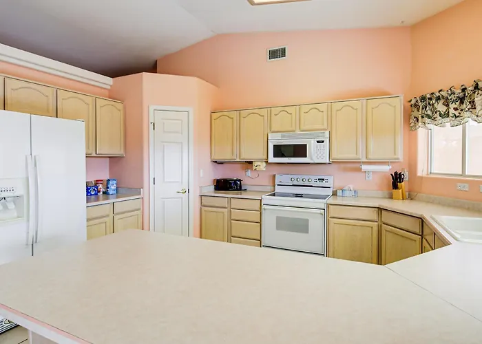 Hike, Boat, Golf & Unwind: Havasu Home! Holiday home