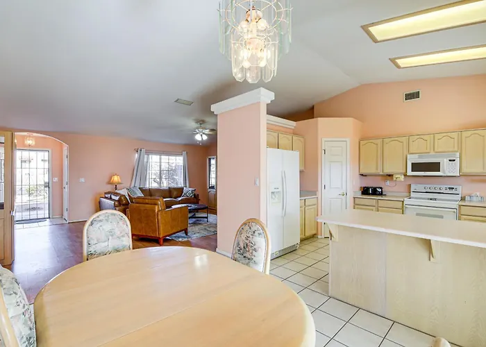 Holiday home Hike, Boat, Golf & Unwind: Havasu Home! Lake Havasu City