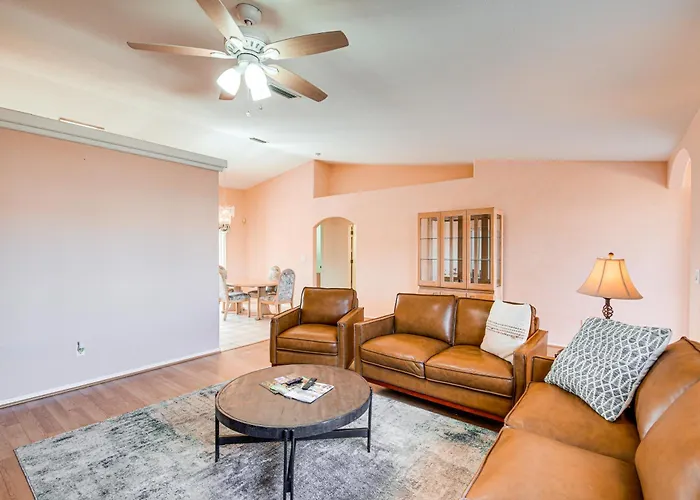 Hike, Boat, Golf & Unwind: Havasu Home!