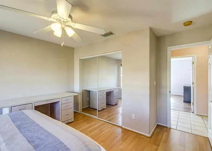 Hike, Boat, Golf & Unwind: Havasu Home! Holiday home Lake Havasu City